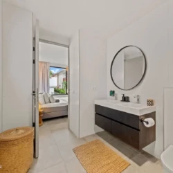 Moderne badkamer in vakantiehuis op Blue Bay Curaçao