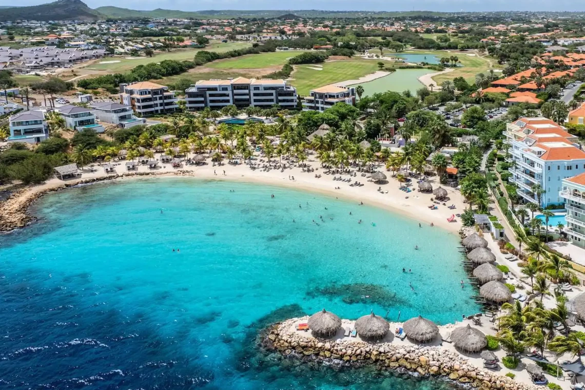 Luxe Bali-villa met privézwembad op Blue Bay Curaçao